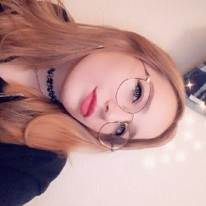 Meet your Posher, Michele